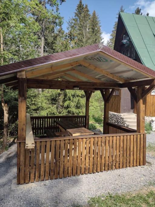 גולובינקה Enchanted Forest Chalet מראה חיצוני תמונה