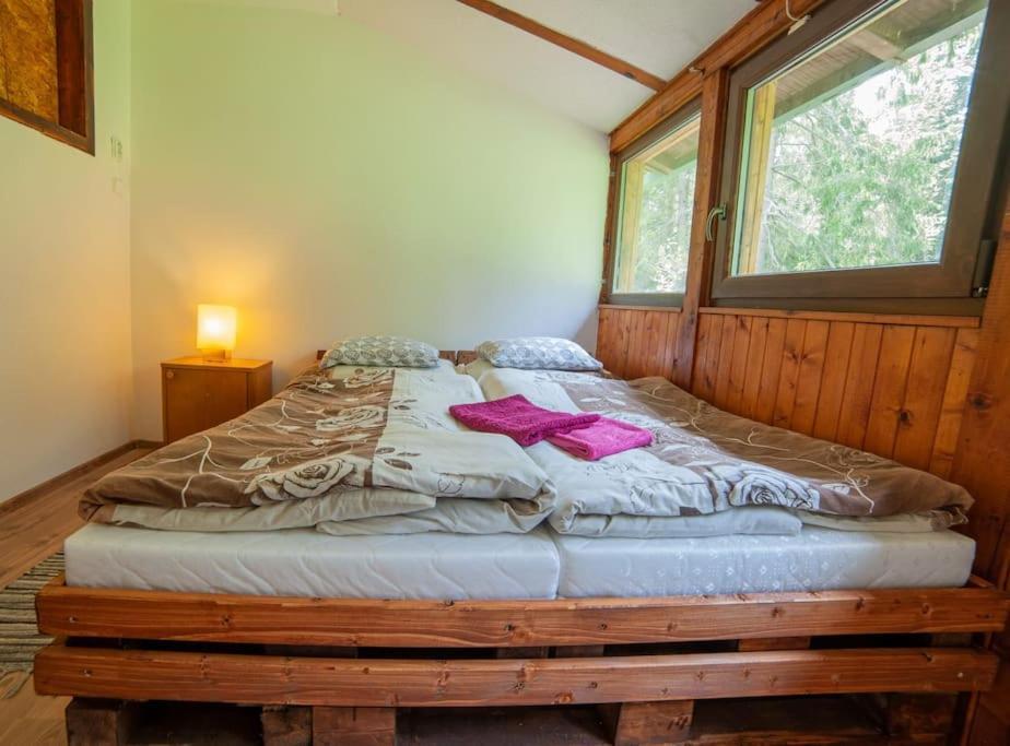 גולובינקה Enchanted Forest Chalet מראה חיצוני תמונה